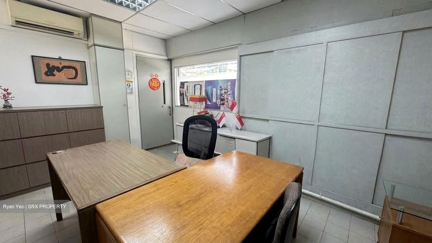 Upper Boon Keng Road (D14), Shop House #634976191